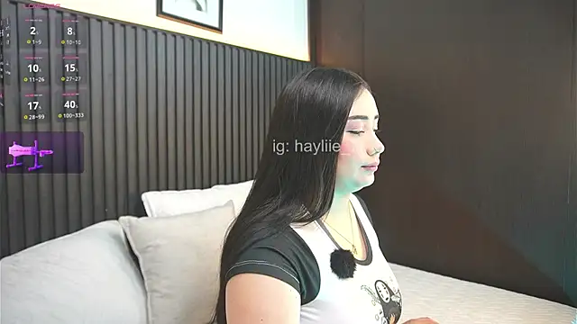 Snapshot of haylie_ chatting on 06/17/26, 06:24 haylie online show from 06/17/26, 06:24