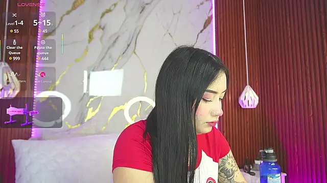 Snapshot of haylie_ chatting on 03/04/25, 04:27 haylie online show from 03/04/25, 04:27