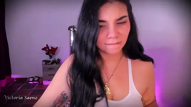 victoriaasaenz  online show from 05/06/26, 12:58