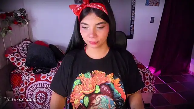victoriaasaenz  online show from 06/04/26, 12:48