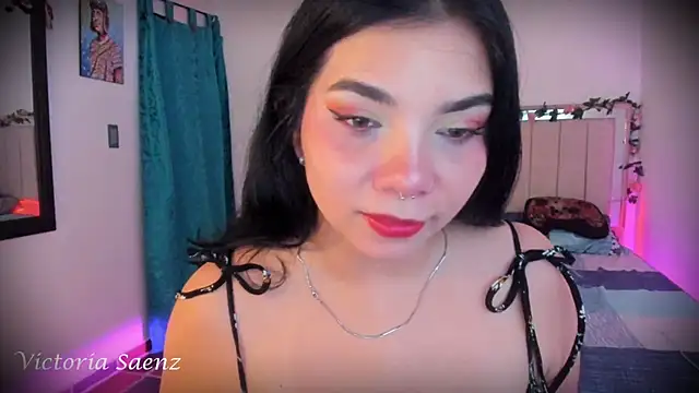 victoriaasaenz  online show from 12/14/25, 12:39