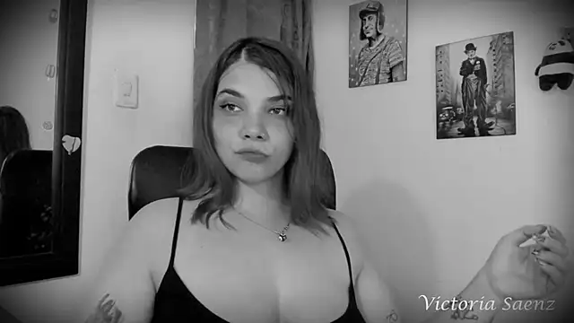 victoriaasaenz  online show from 02/13/25, 04:00