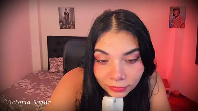 victoriaasaenz  online show from 11/06/25, 12:36