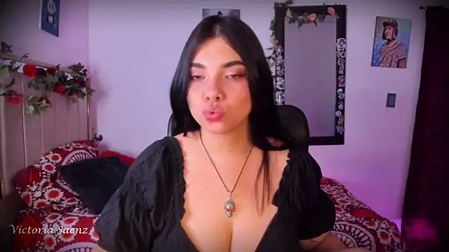 victoriaasaenz  online show from 06/02/26, 12:54
