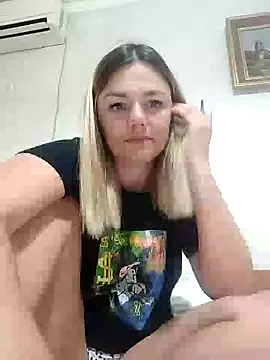 Snapshot of KrissSexi chatting on 10/03/25, 04:14 KrissSexi online show from 10/03/25, 04:14