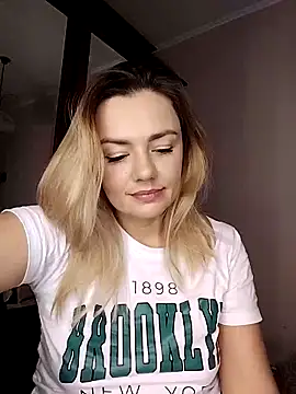 KrissSexi online show from 10/24/25, 04:33