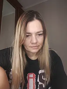 KrissSexi online show from 11/18/25, 05:11