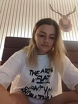 KrissSexi online show from 11/08/25, 05:16