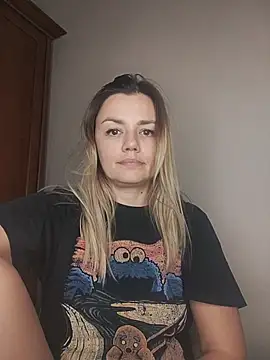 KrissSexi online show from 11/28/25, 05:13