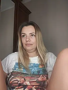 KrissSexi online show from 10/28/25, 05:23