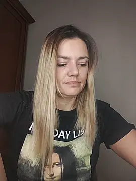 KrissSexi online show from 11/15/25, 06:23