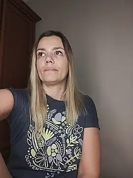 KrissSexi online show from 11/19/25, 05:40