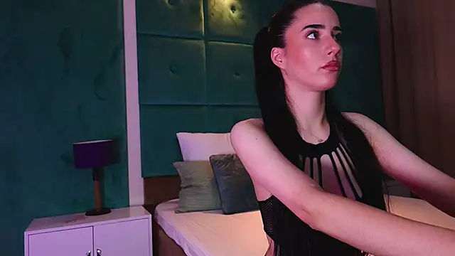 AmeliaJune online show from 06/15/26, 07:46