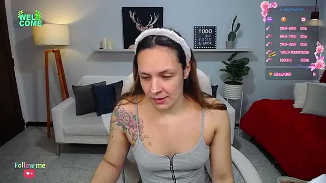 Bianca     online show from 10/12/25, 11:17