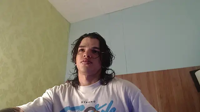 Snapshot of AlbertBernal69 chatting on 09/24/25, 03:13 AlbertBernal69 online show from 09/24/25, 03:13