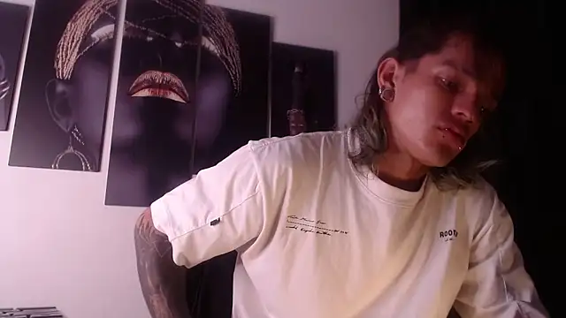 AlbertBernal69 online show from 11/05/25, 02:58