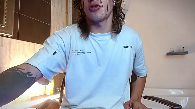 AlbertBernal69 online show from 12/19/25, 02:37