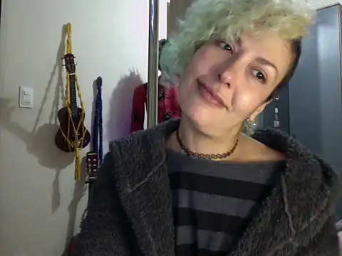 MariLouM online show from 06/25/26, 08:58