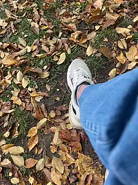 Snapshot of mihaixxx1 chatting on 11/09/25, 10:30 mihaixxx1 online show from 11/09/25, 10:30