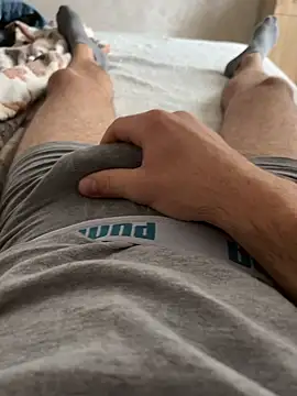 Snapshot of mihaixxx1 chatting on 11/10/25, 10:09 mihaixxx1 online show from 11/10/25, 10:09