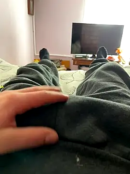 Snapshot of mihaixxx1 chatting on 10/28/25, 11:42 mihaixxx1 online show from 10/28/25, 11:42