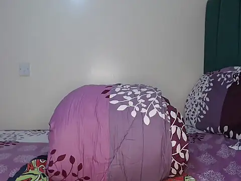 judyshinel20 online show from 12/18/25, 06:29