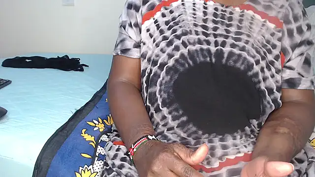 judyshinel20 online show from 11/13/25, 06:12