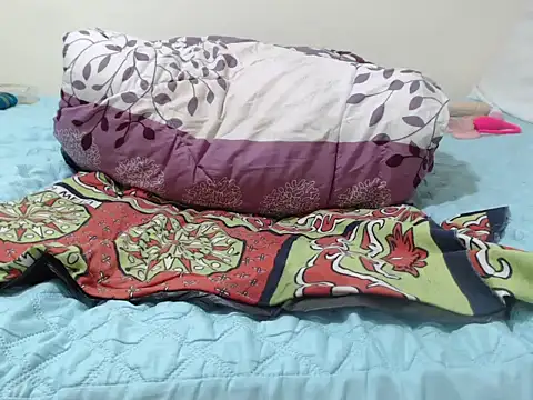 judyshinel20 online show from 10/26/25, 02:28