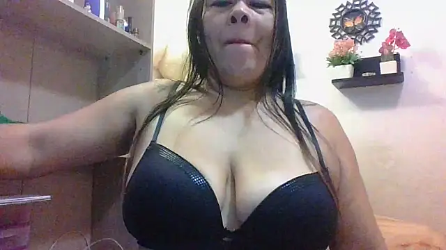 ChiaraFioree online show from 10/09/25, 09:15