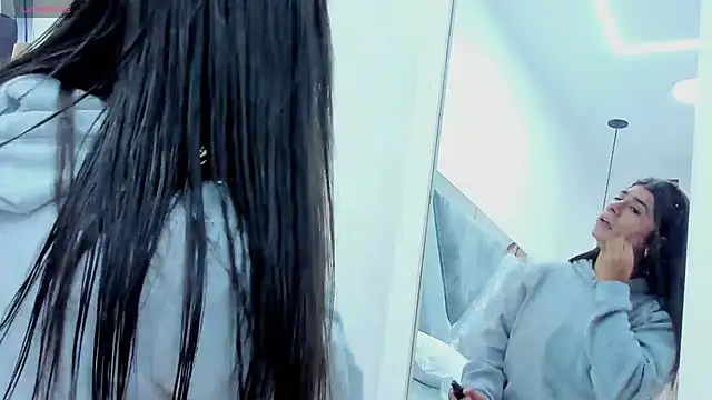 Snapshot of ZiaCalifa chatting on 11/21/25, 11:42 ZiaCalifa online show from 11/21/25, 11:42