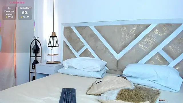 Snapshot of ZiaCalifa chatting on 02/11/26, 01:00 ZiaCalifa online show from 02/11/26, 01:00