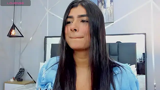Snapshot of ZiaCalifa chatting on 03/06/25, 12:30 ZiaCalifa online show from 03/06/25, 12:30
