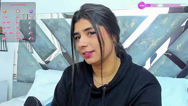 Snapshot of ZiaCalifa chatting on 11/06/25, 12:20 ZiaCalifa online show from 11/06/25, 12:20