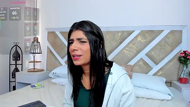 Snapshot of ZiaCalifa chatting on 02/14/26, 12:38 ZiaCalifa online show from 02/14/26, 12:38