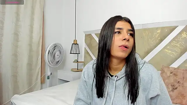 Snapshot of ZiaCalifa chatting on 02/17/26, 11:18 ZiaCalifa online show from 02/17/26, 11:18