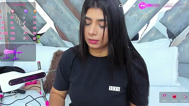 Snapshot of ZiaCalifa chatting on 10/22/25, 12:04 ZiaCalifa online show from 10/22/25, 12:04