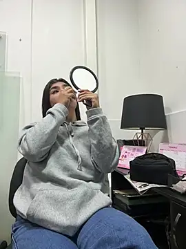 Snapshot of ZiaCalifa chatting on 01/15/26, 12:30 ZiaCalifa online show from 01/15/26, 12:30