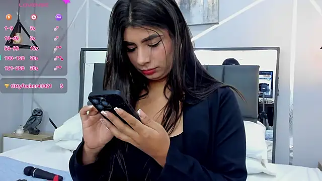 Snapshot of ZiaCalifa chatting on 03/07/25, 12:45 ZiaCalifa online show from 03/07/25, 12:45
