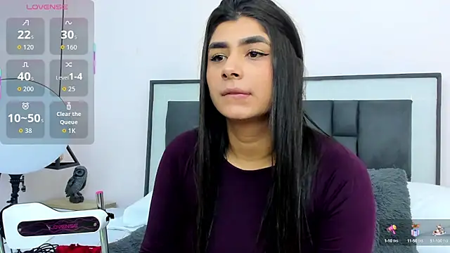 Snapshot of ZiaCalifa chatting on 10/15/25, 12:02 ZiaCalifa online show from 10/15/25, 12:02