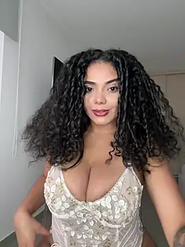 Snapshot of Mariecurl chatting on 04/05/26, 07:42 Mariecurl online show from 04/05/26, 07:42