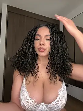 Mariecurl online show from 10/31/25, 12:29