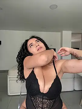 Snapshot of Mariecurl chatting on 03/11/26, 07:08 Mariecurl online show from 03/11/26, 07:08