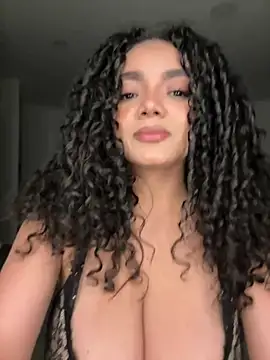 Snapshot of Mariecurl chatting on 06/18/26, 11:54 Mariecurl online show from 06/18/26, 11:54