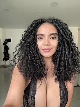 Snapshot of Mariecurl chatting on 03/22/26, 07:26 Mariecurl online show from 03/22/26, 07:26