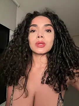 Snapshot of Mariecurl chatting on 03/29/26, 03:19 Mariecurl online show from 03/29/26, 03:19