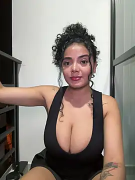 Snapshot of Mariecurl chatting on 02/20/25, 02:29 Mariecurl online show from 02/20/25, 02:29