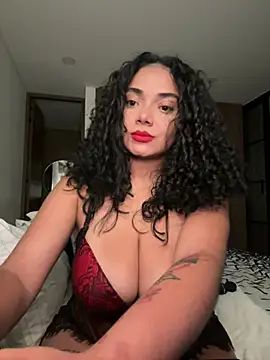 Snapshot of Mariecurl chatting on 03/02/25, 02:30 Mariecurl online show from 03/02/25, 02:30