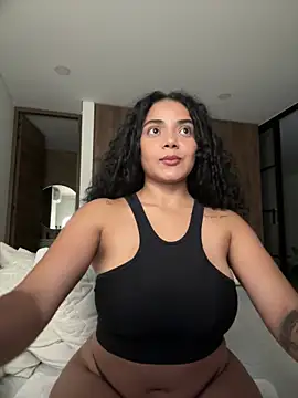 Snapshot of Mariecurl chatting on 03/07/25, 12:37 Mariecurl online show from 03/07/25, 12:37