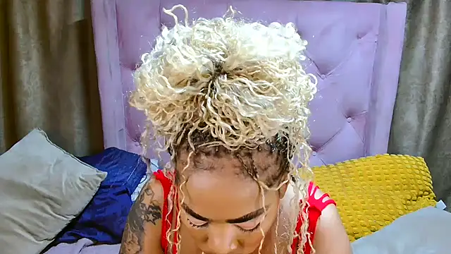 Snapshot of AFRICANGODDESSXXX chatting on 10/03/25, 11:39 AFRICANGODDESSXXX online show from 10/03/25, 11:39