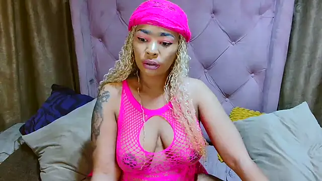 Snapshot of AFRICANGODDESSXXX chatting on 10/16/25, 01:58 AFRICANGODDESSXXX online show from 10/16/25, 01:58